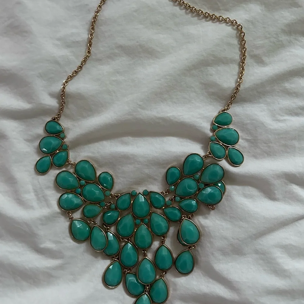 Elegant Gold and aqua retro statement bib Teardrop Necklace - Picture 3 of 6